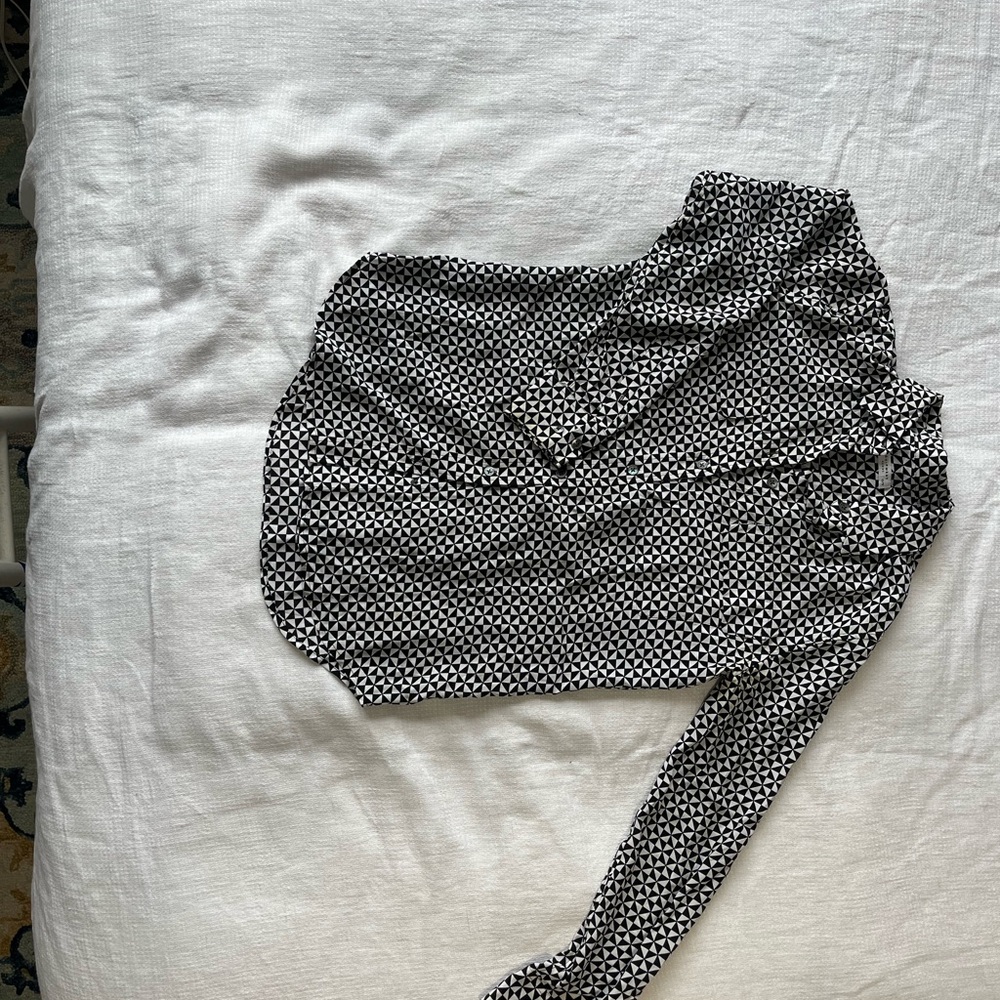 Black and White Patterned Long Sleeve Top